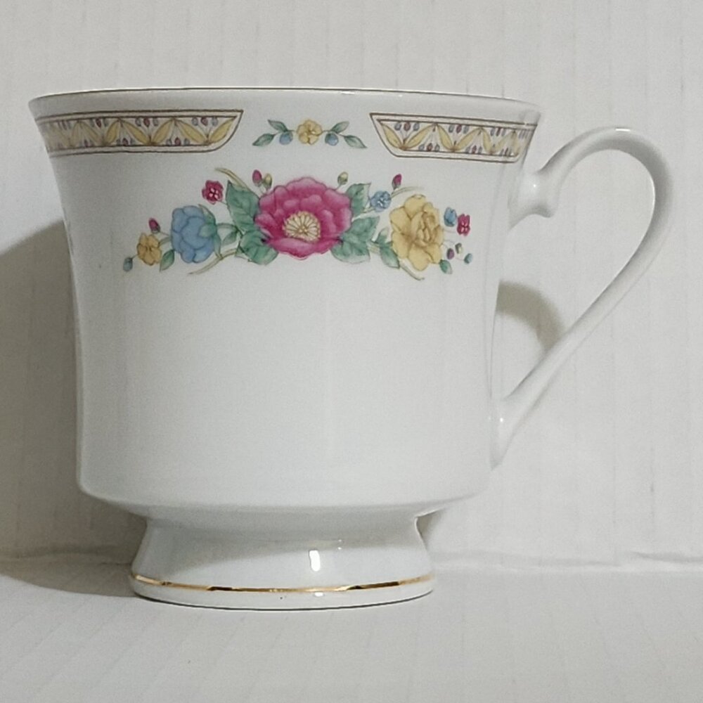 Crown Ming Fine China Jian Shiang Tranquility Footed Cup White Floral